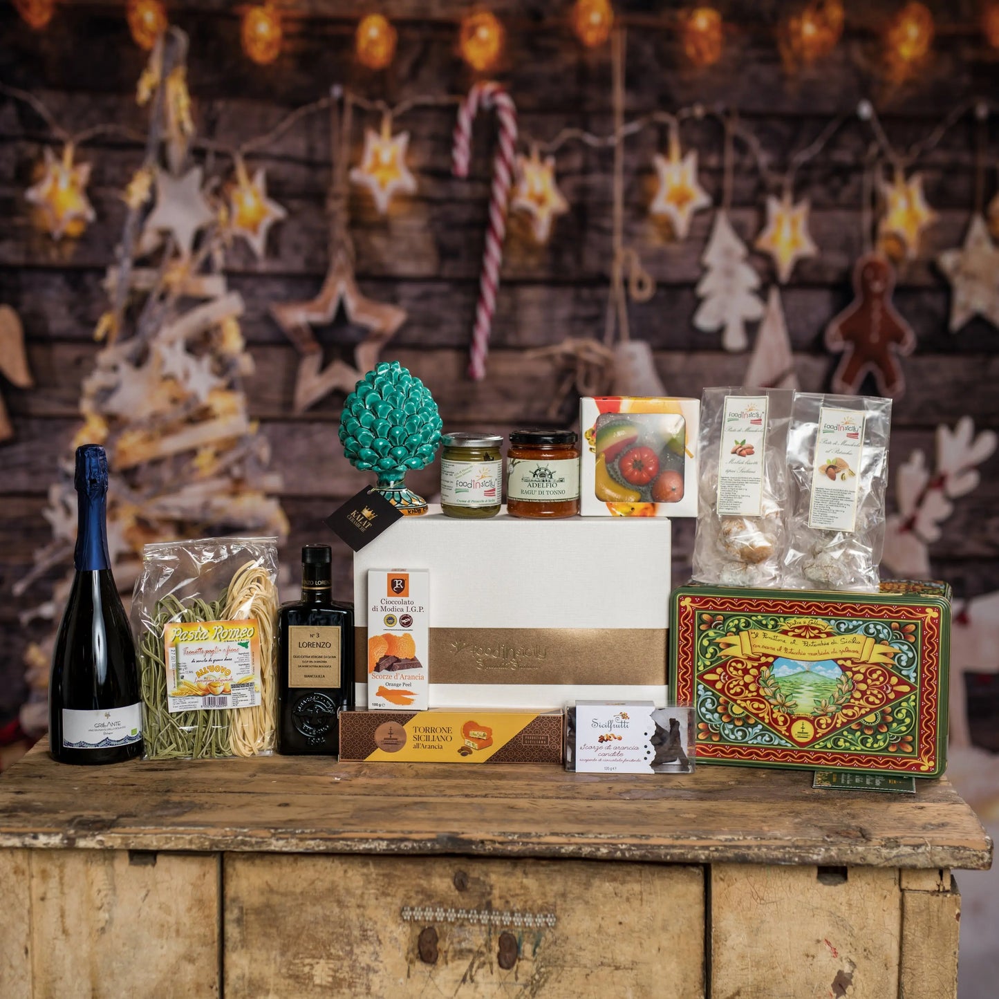 Confezione regalo natalizia "Erice" con 13 prodotti siciliani Confezione regalo natalizia Food in Sicily